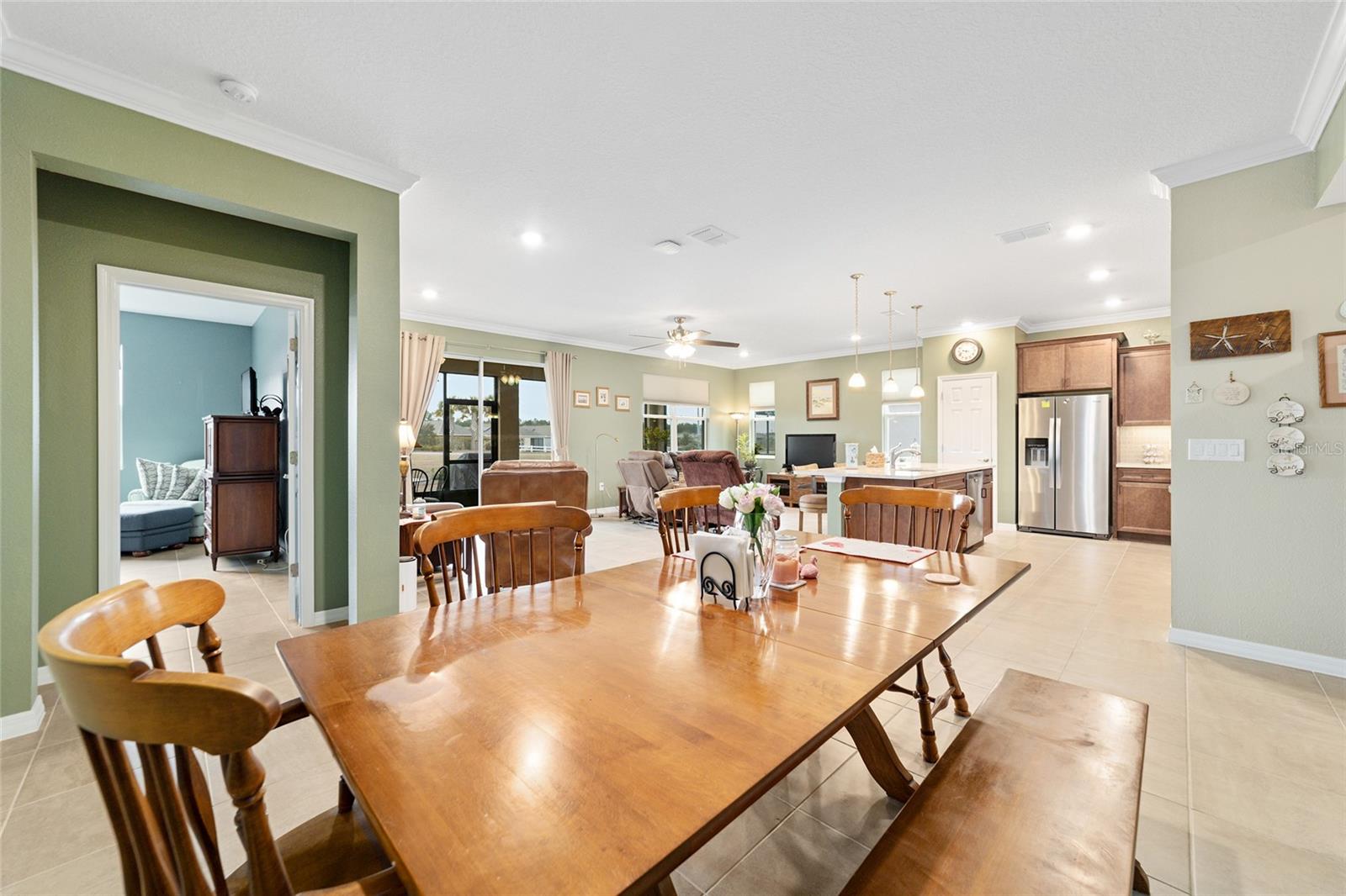 ON TOP OF THE WORLD - Residential