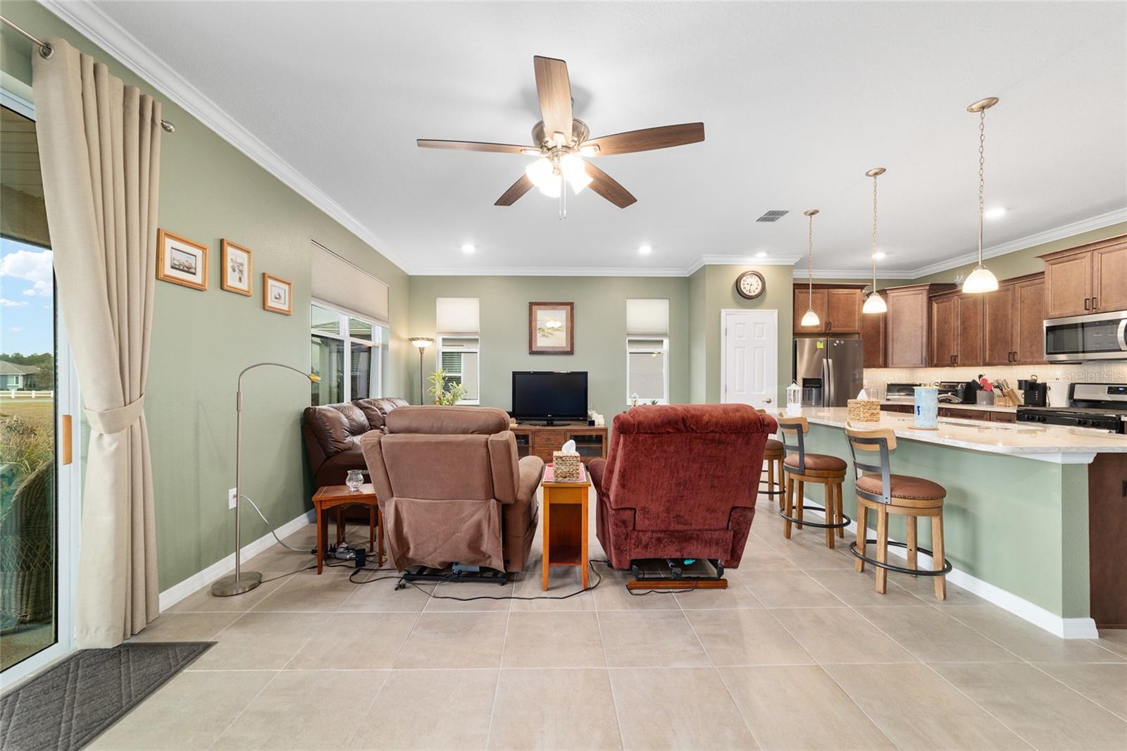 ON TOP OF THE WORLD - Residential