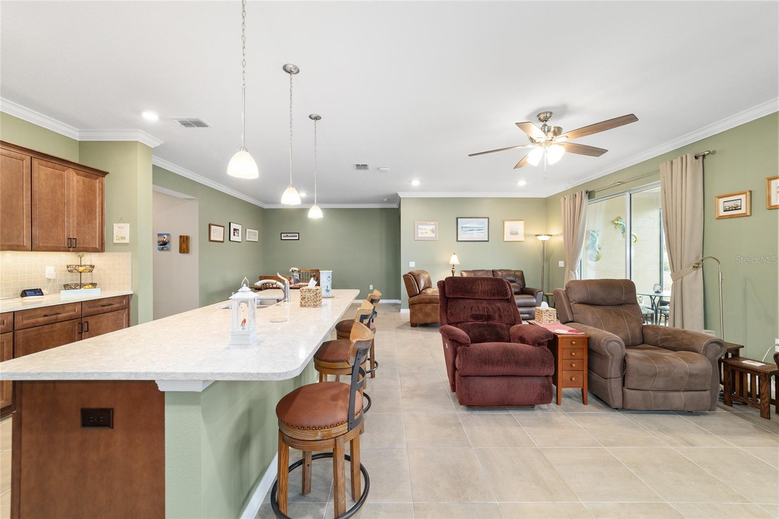 ON TOP OF THE WORLD - Residential