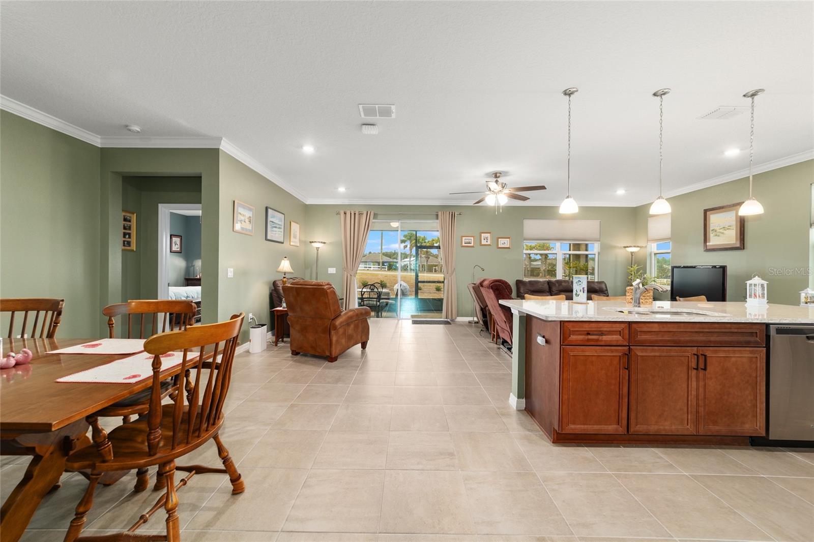 ON TOP OF THE WORLD - Residential