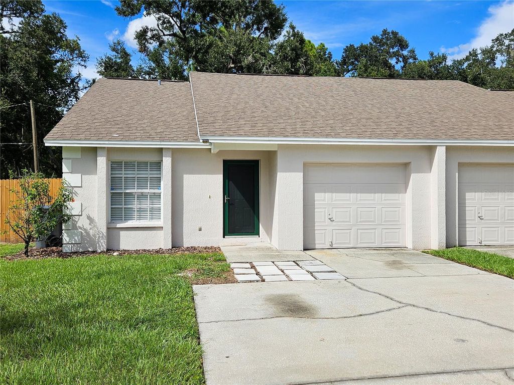 Photo of 1075 Meadowood Pointe Road, Lakeland, FL 33811 (MLS # L4955852)