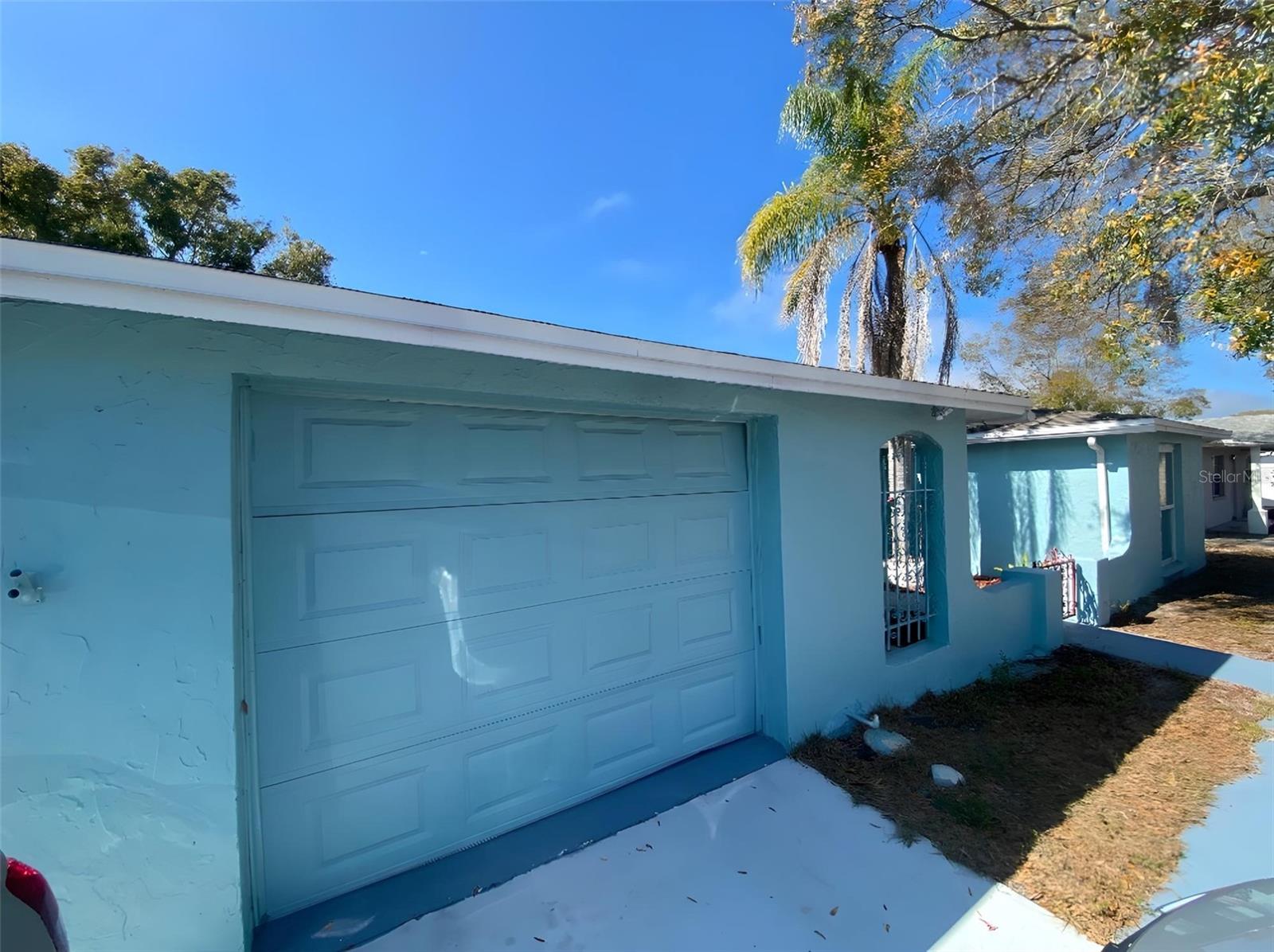 1817 DARTMOUTH DRIVE