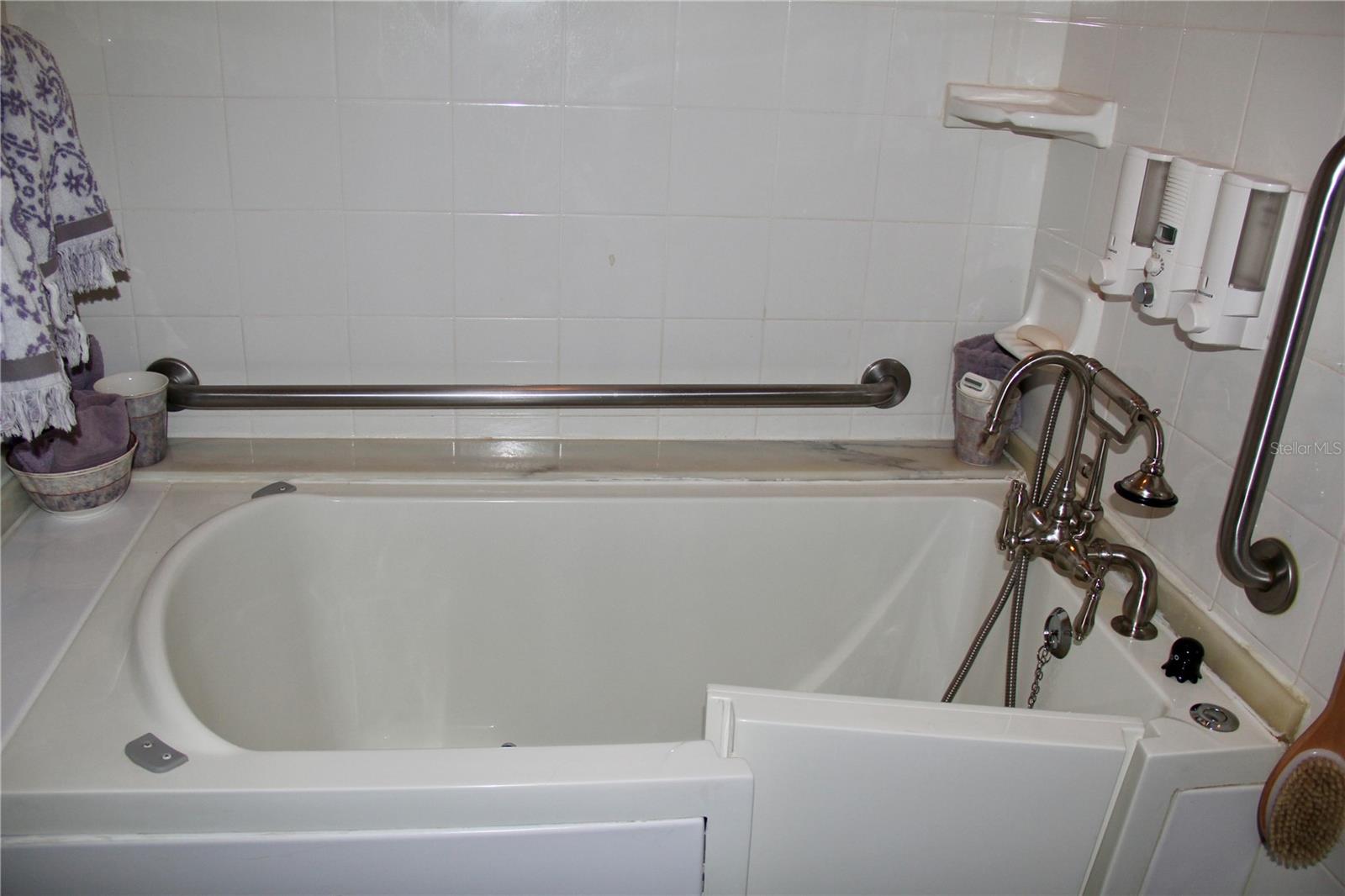 MIDDLEMORE LANDINGS - Residential