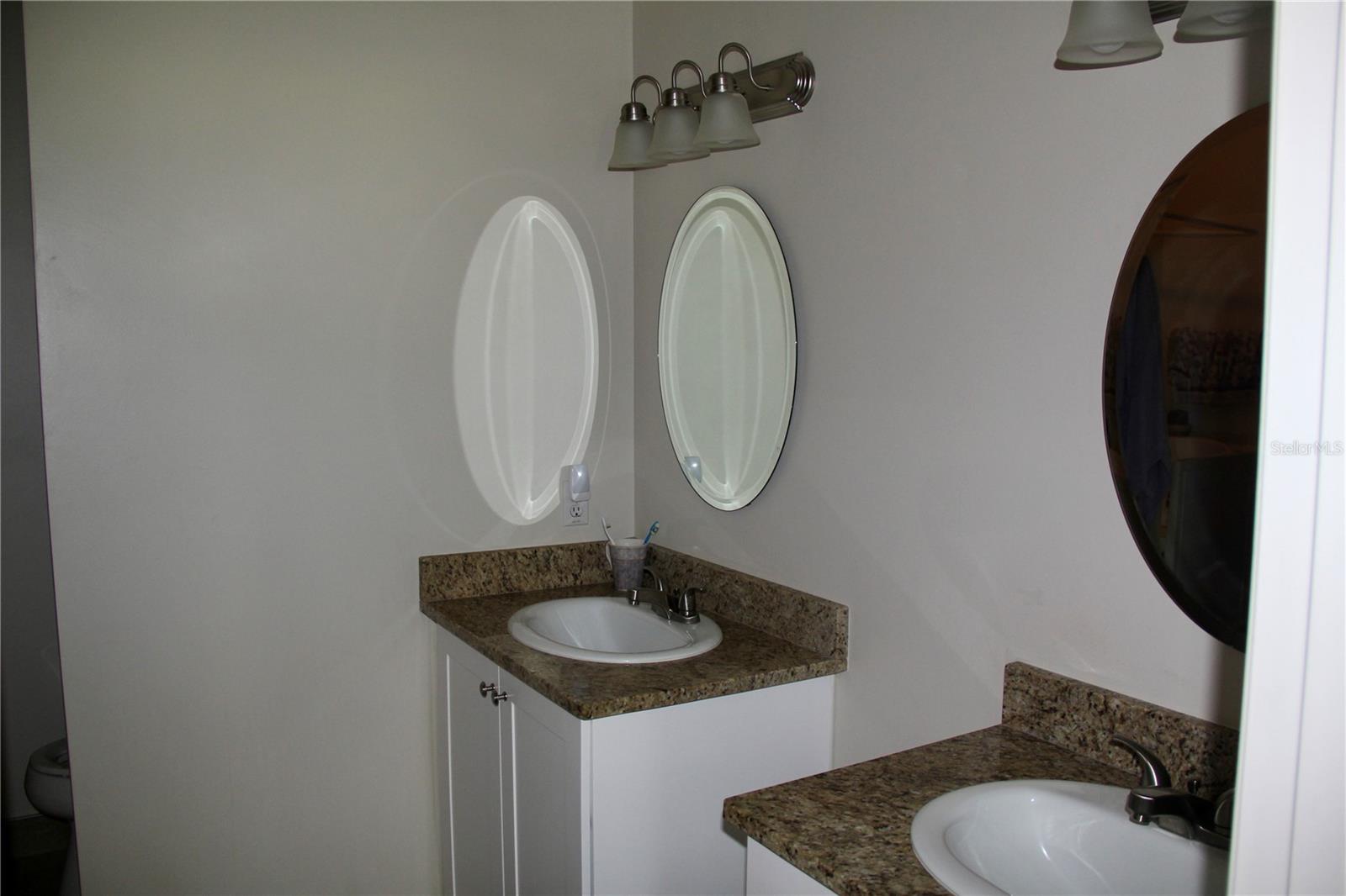 MIDDLEMORE LANDINGS - Residential