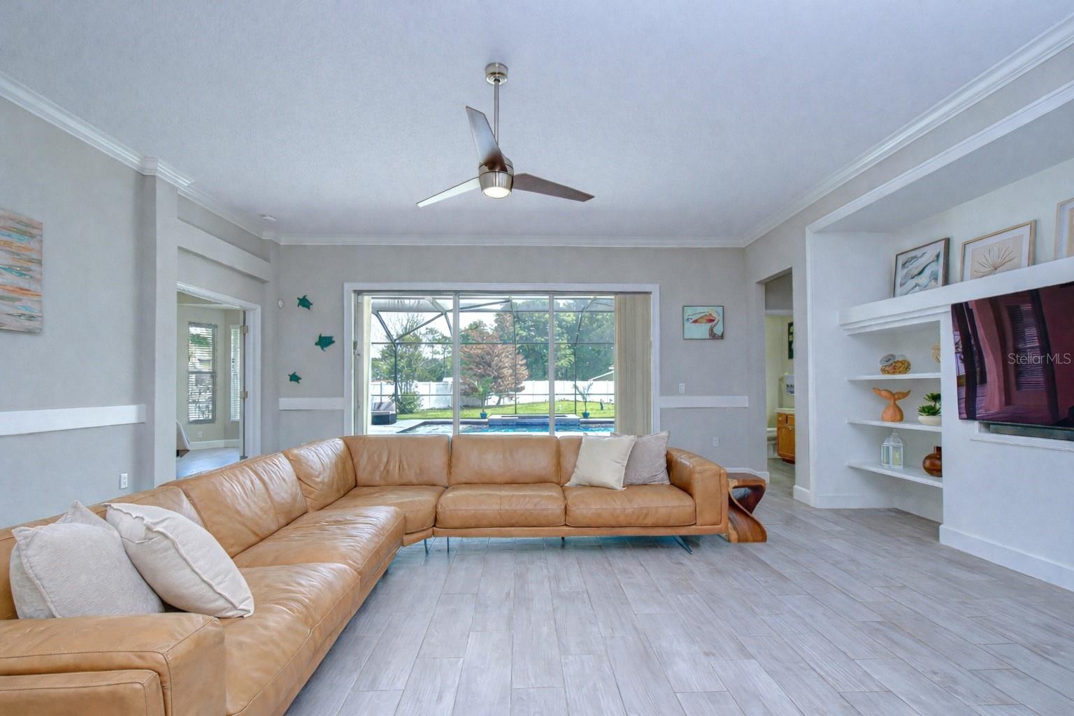 CREEKSIDE - Residential