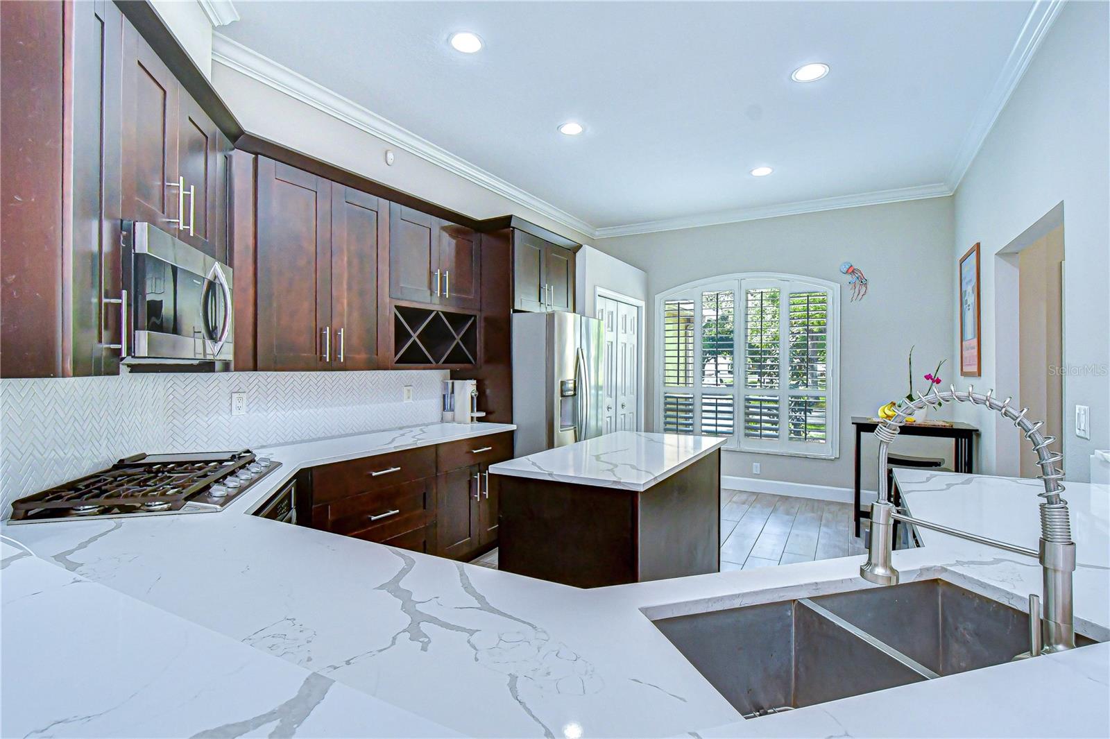 CREEKSIDE - Residential