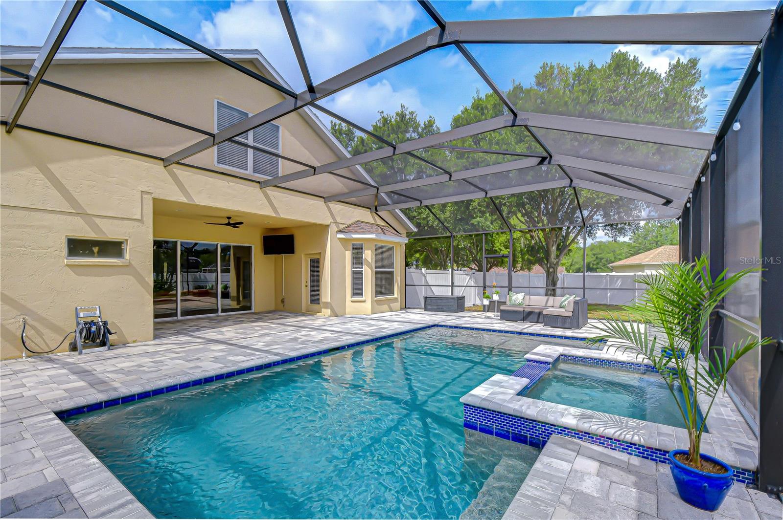 CREEKSIDE - Residential