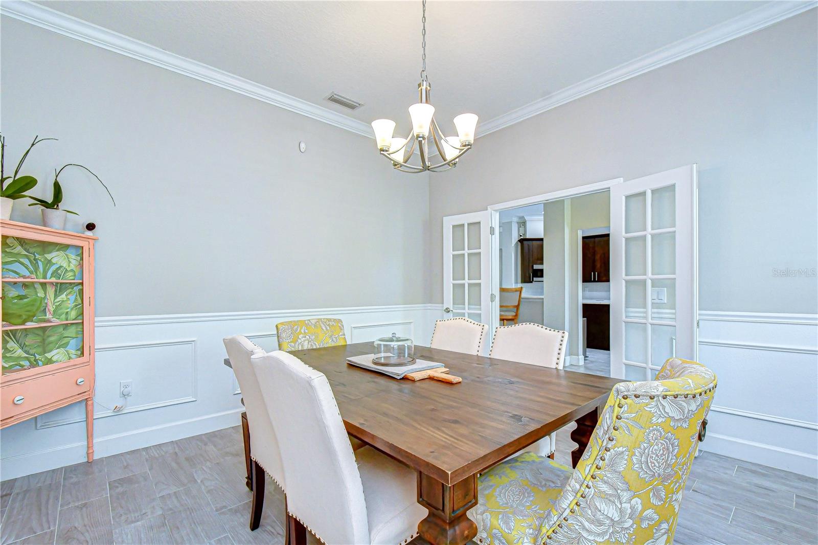 CREEKSIDE - Residential