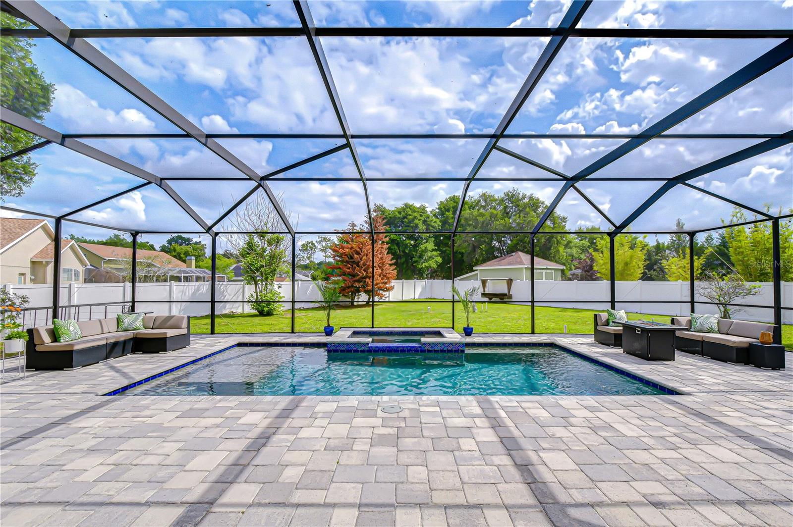 CREEKSIDE - Residential