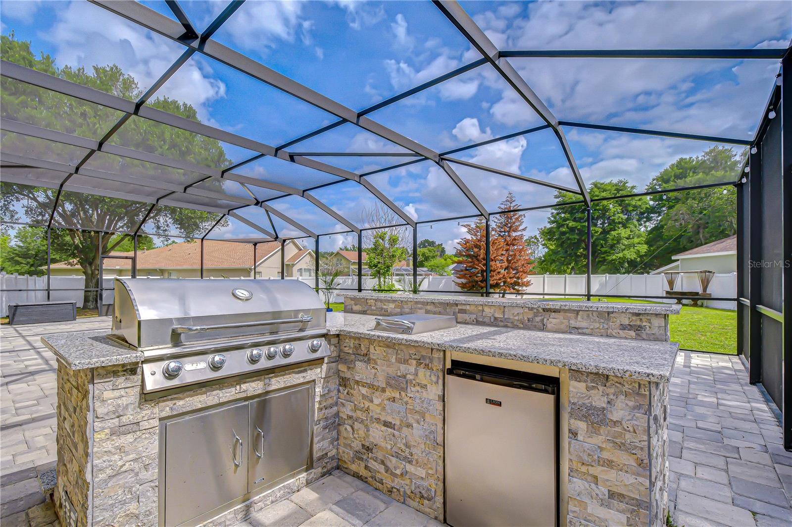 CREEKSIDE - Residential