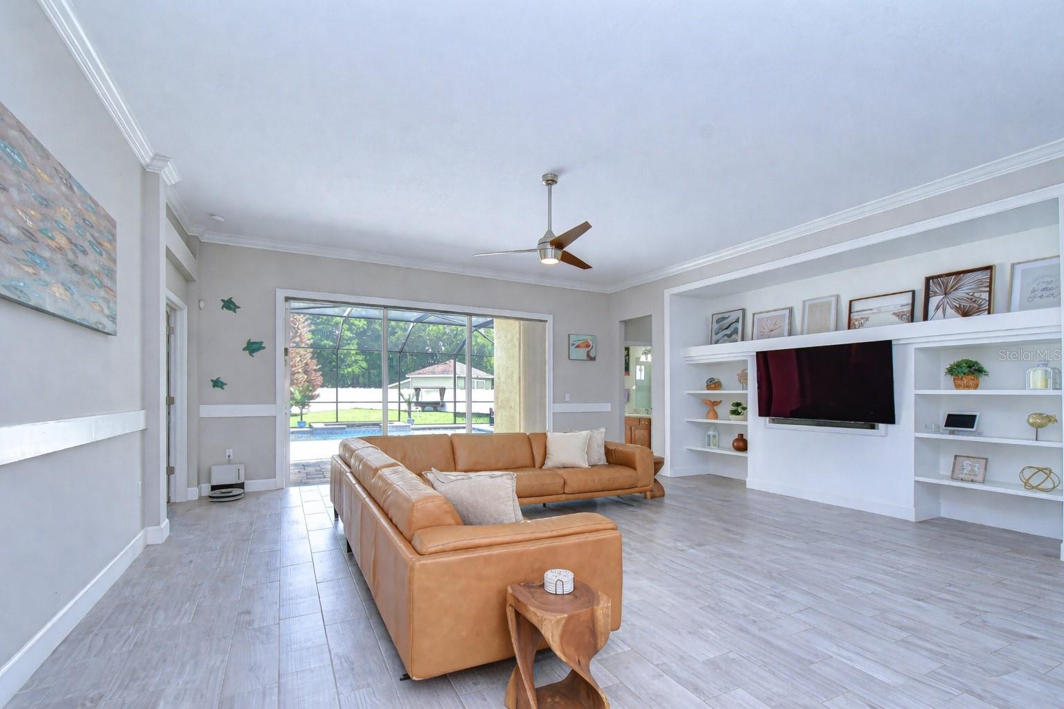 CREEKSIDE - Residential