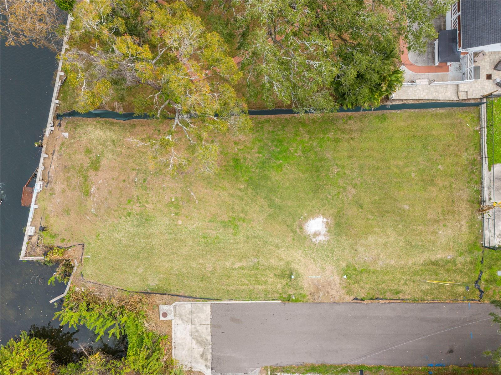 HOLLYWOOD PARK - Land