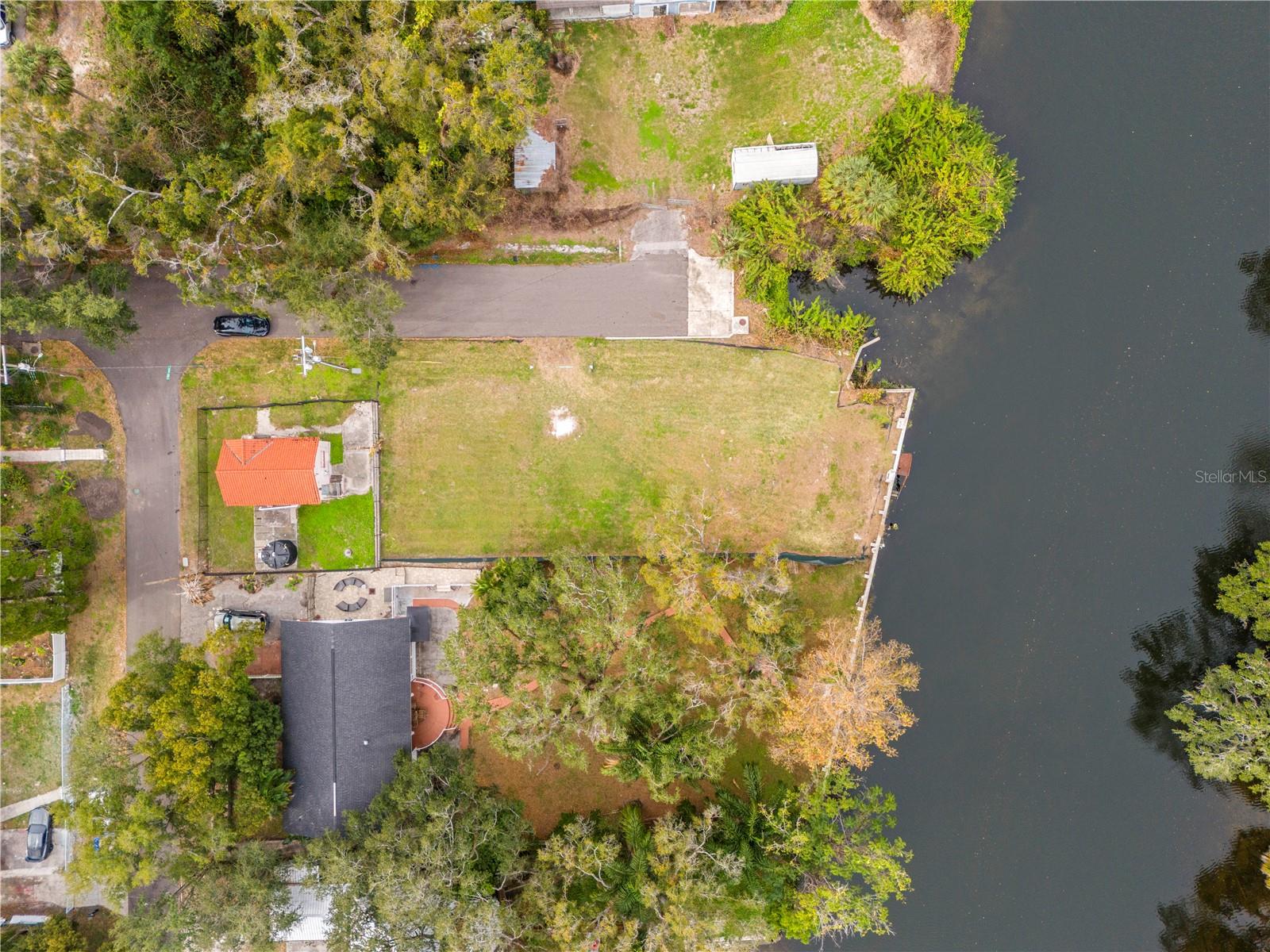 HOLLYWOOD PARK - Land