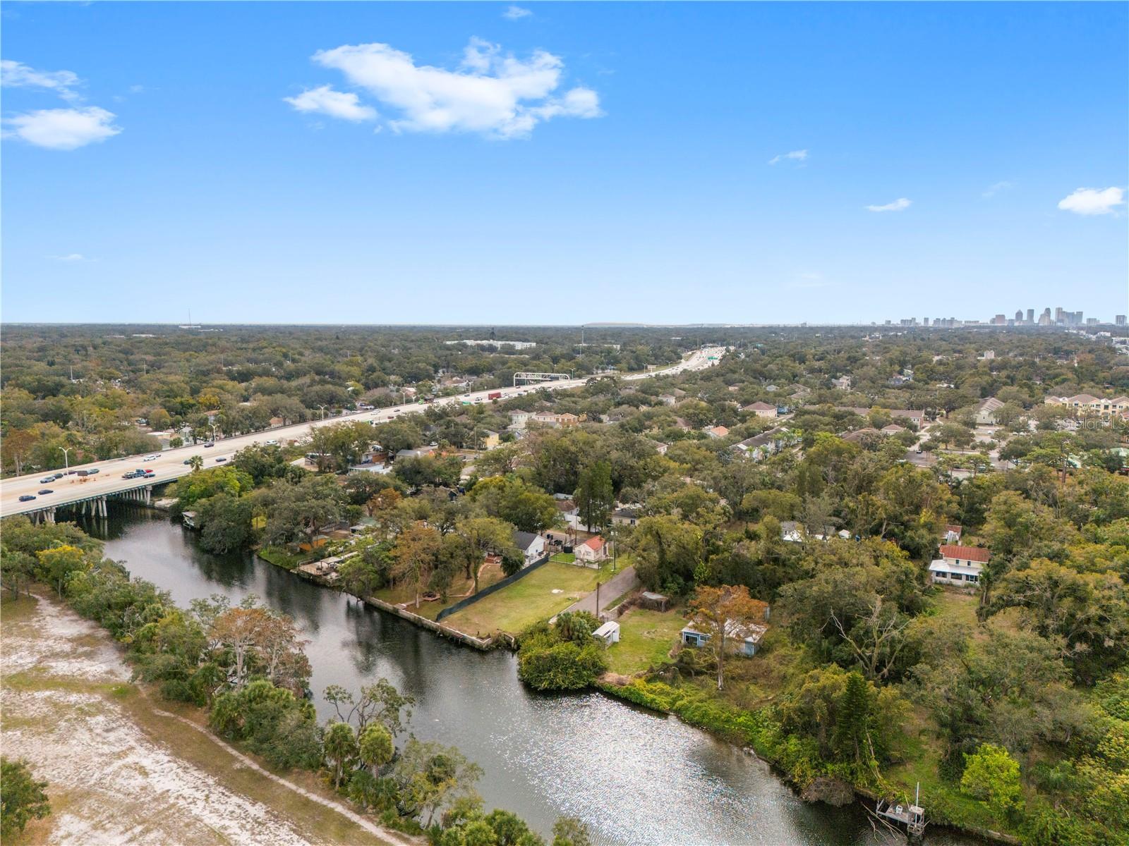 HOLLYWOOD PARK - Land