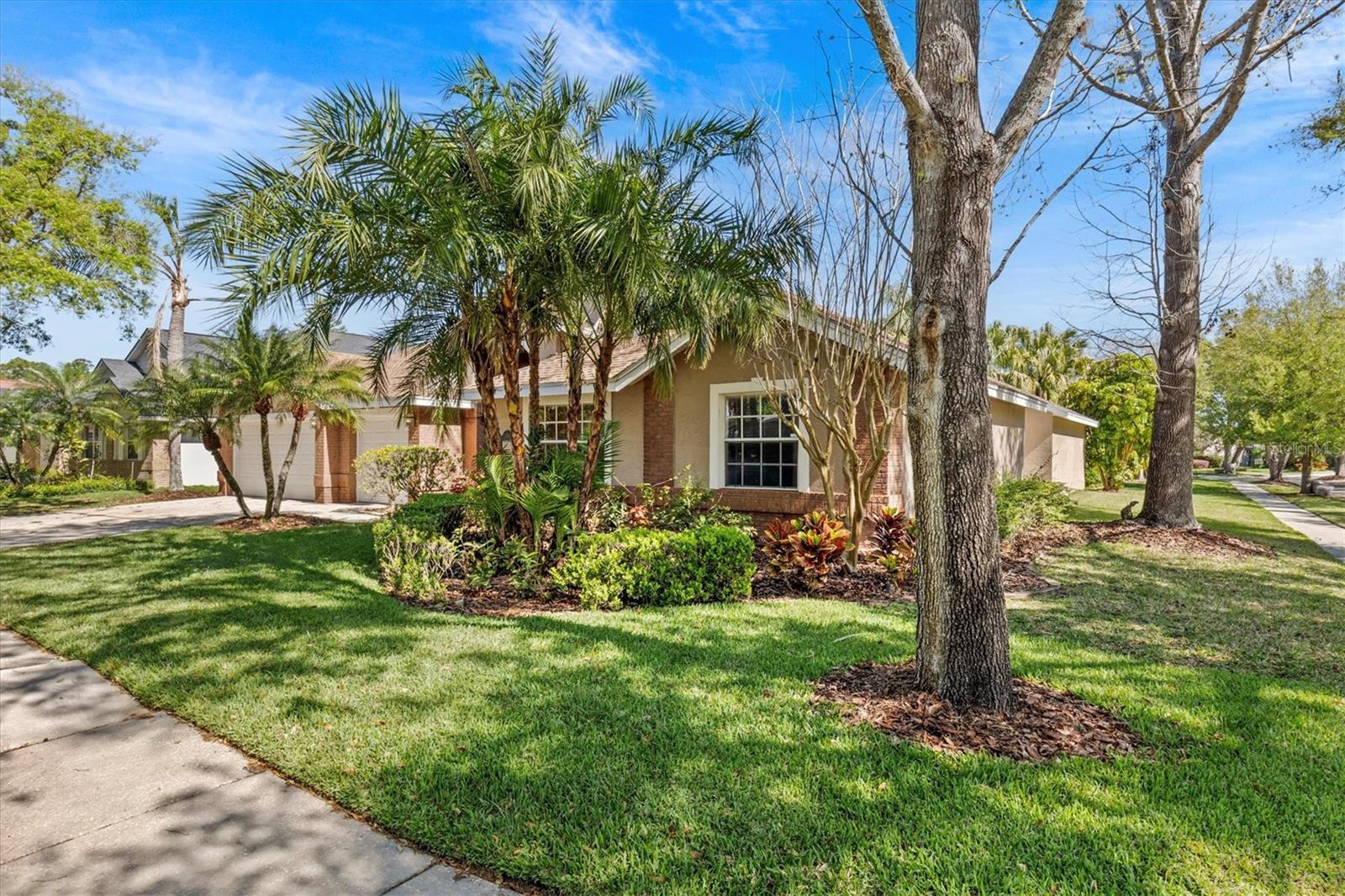 8746 TANTALLON CIRCLE