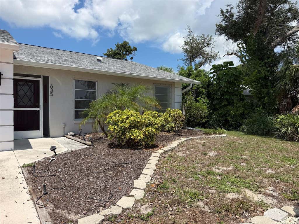 Photo of 635 Harvey Street, Englewood, FL 34223 (MLS # N6144954)