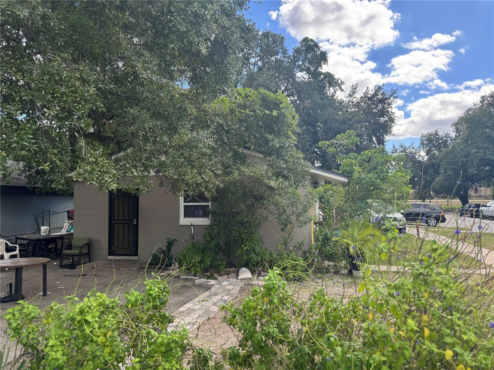 DANNS RESUB - Residential Lease