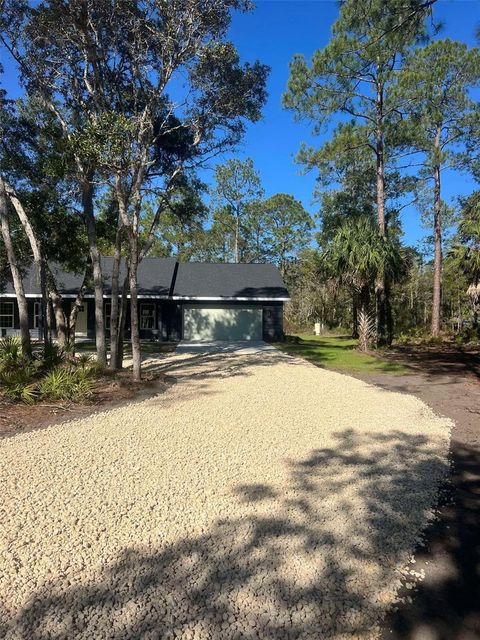 A home in CRYSTAL RIVER