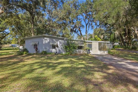 Photo of 235 Griffin View Drive, Lady Lake, FL 32159 (MLS # G5104260)