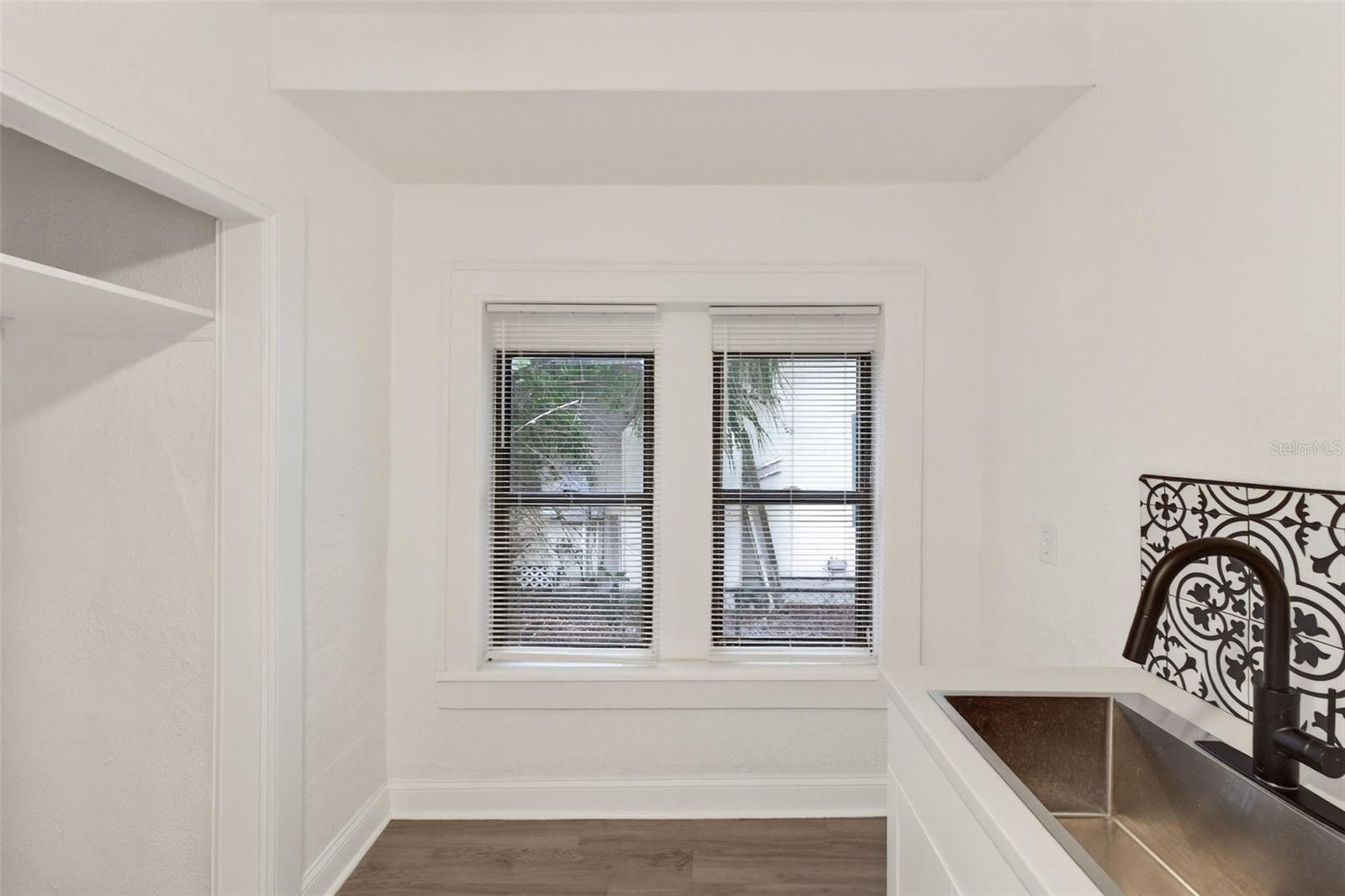 ILEXHURST SUB - Residential Income