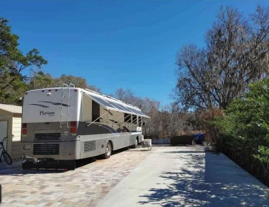 CAMPERS HOLIDAY - Land