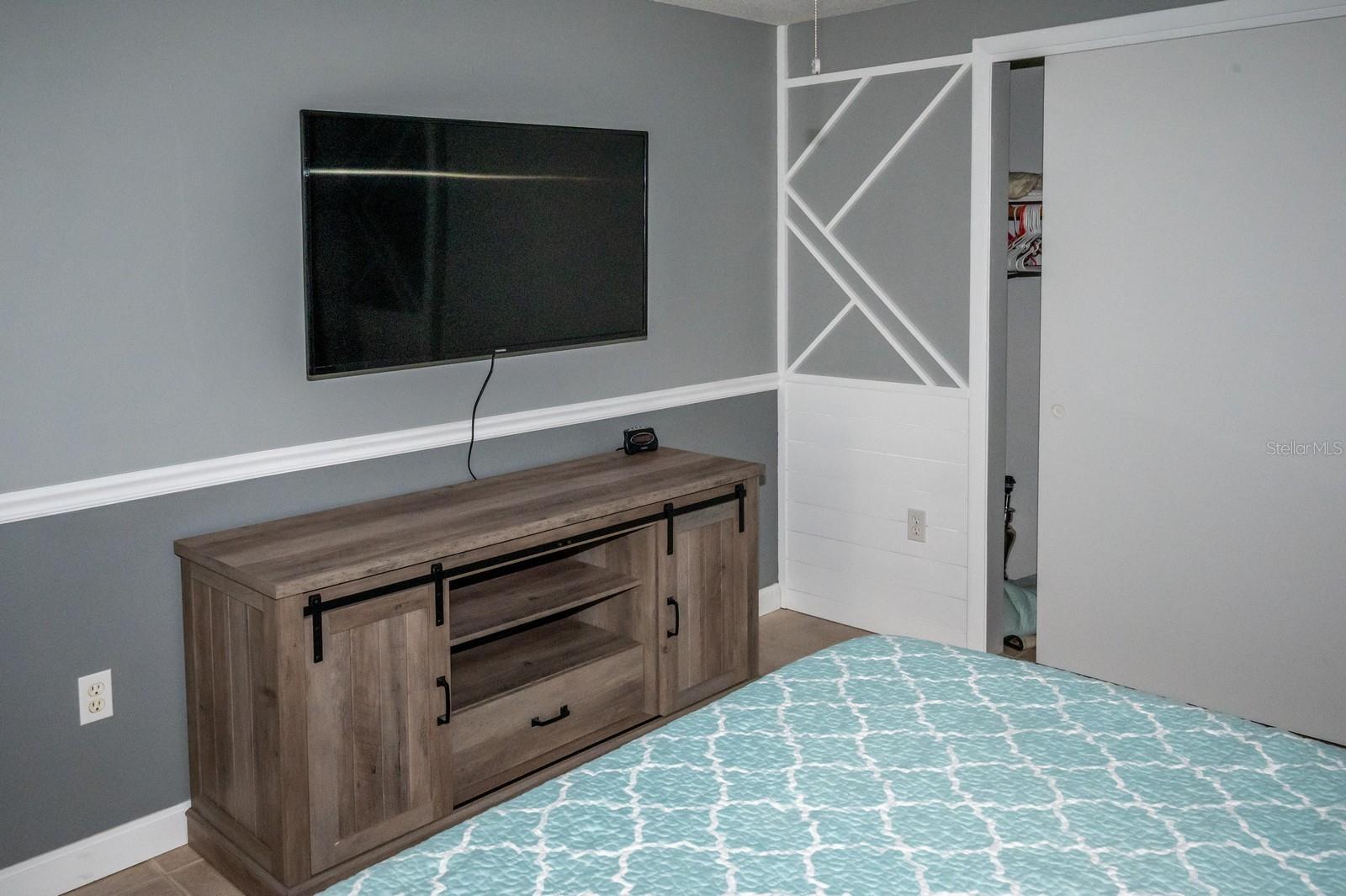 ROTONDA SHORES - Residential