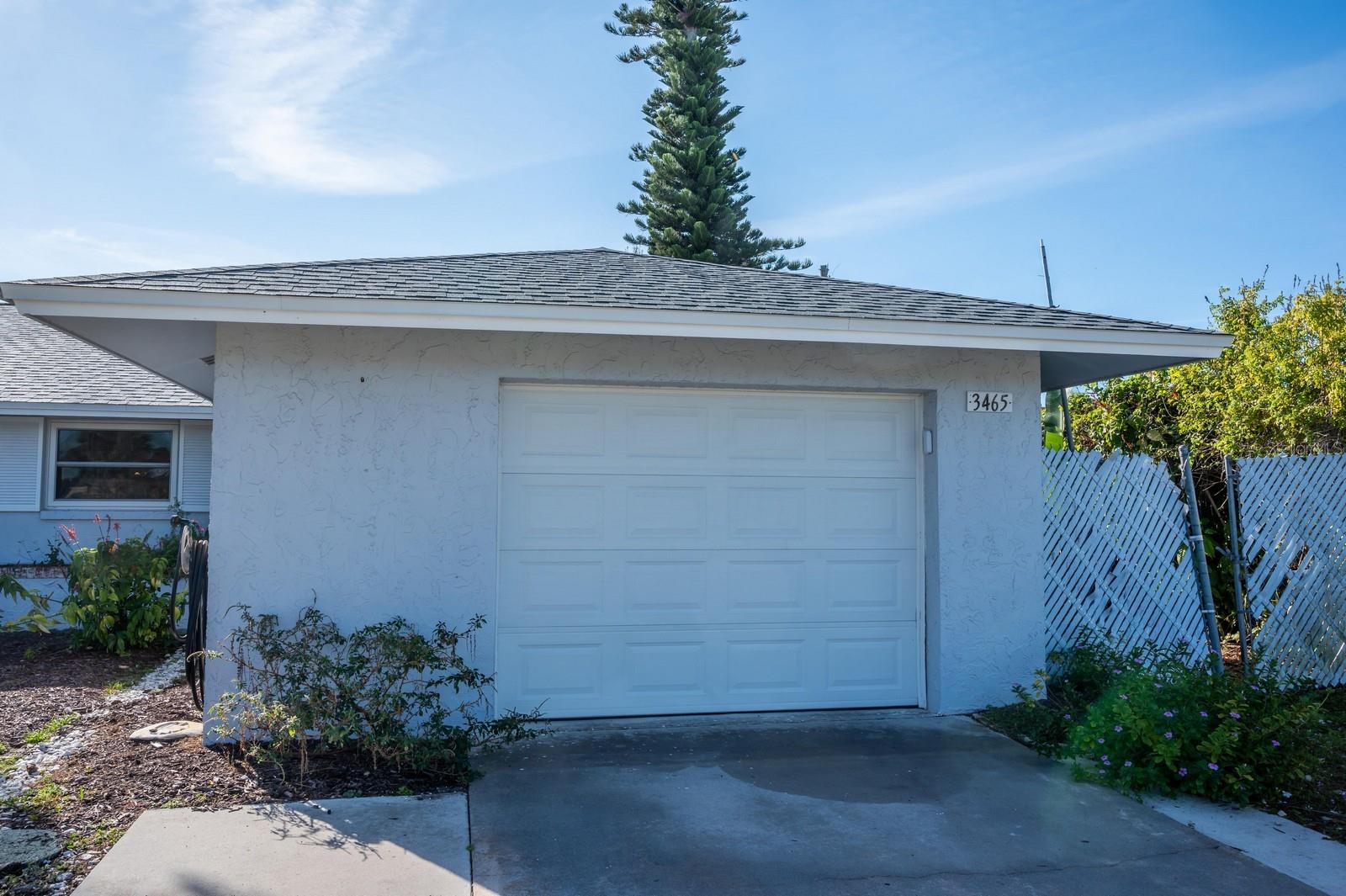 ROTONDA SHORES - Residential