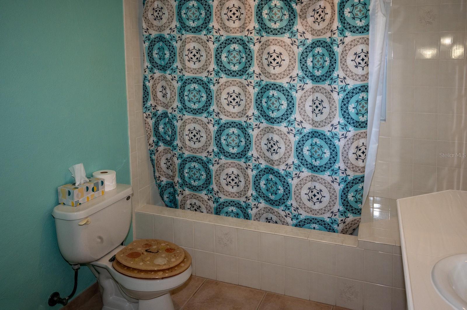 ROTONDA SHORES - Residential