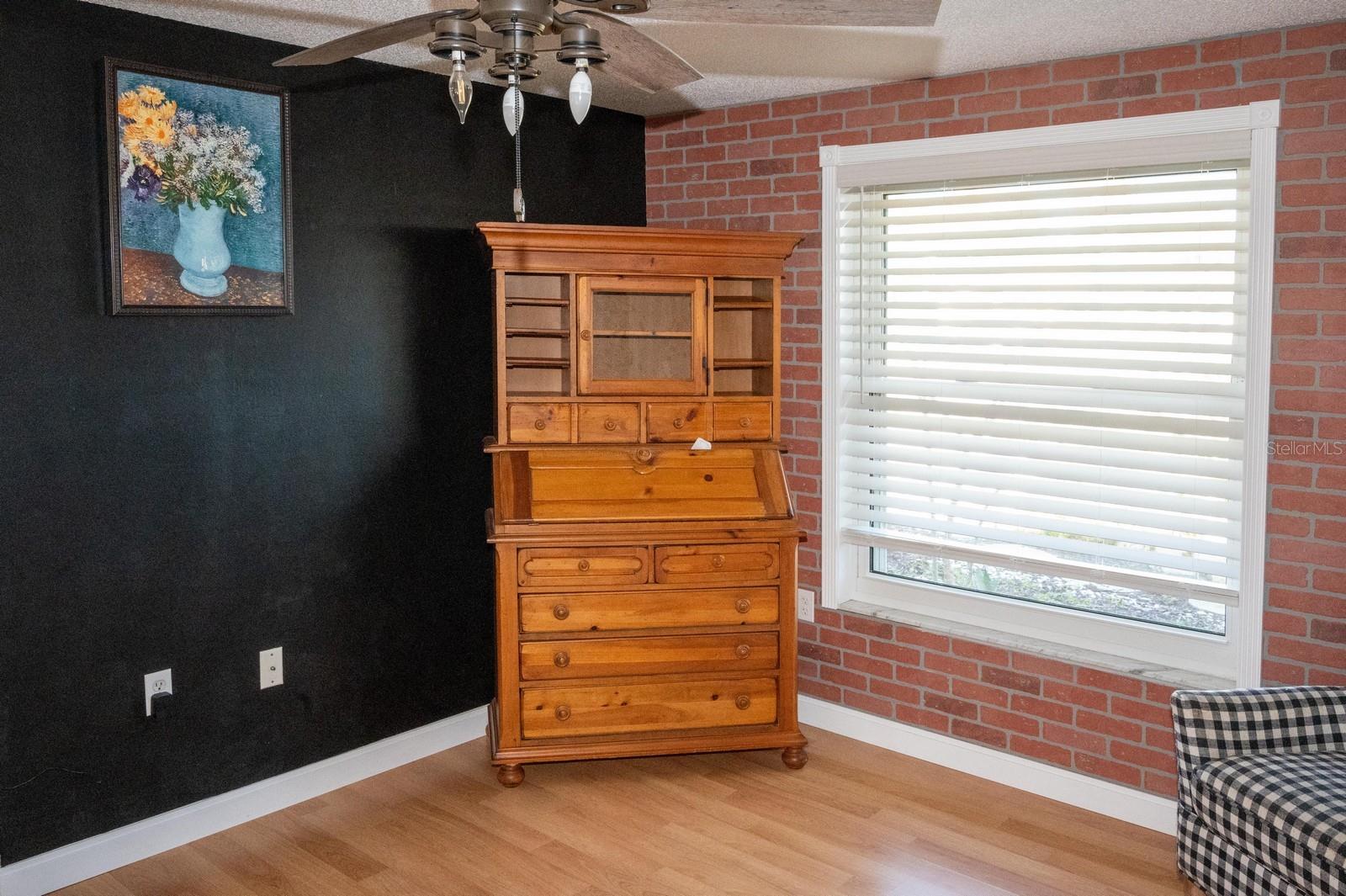 ROTONDA SHORES - Residential