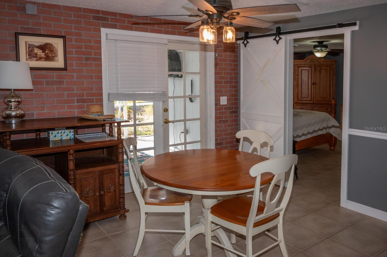 ROTONDA SHORES - Residential