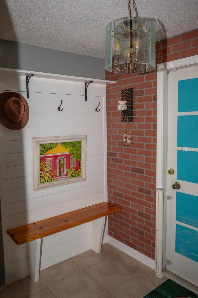 ROTONDA SHORES - Residential