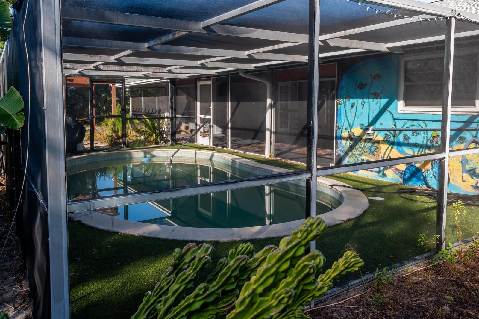 ROTONDA SHORES - Residential