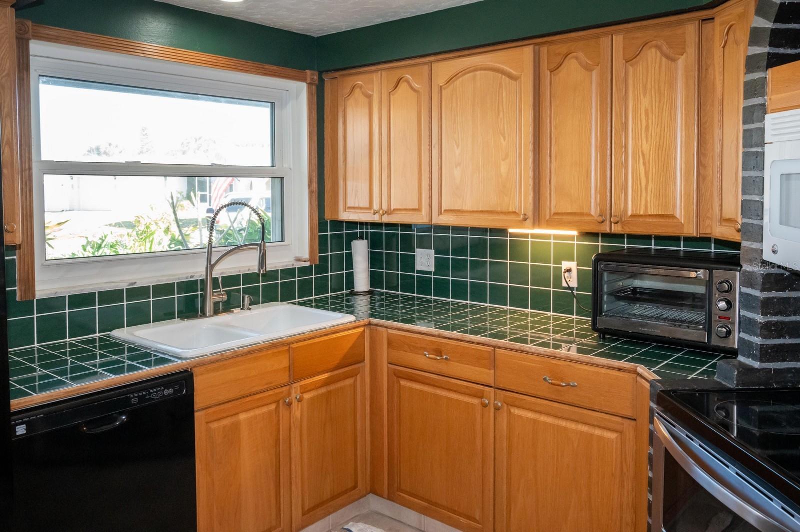 ROTONDA SHORES - Residential