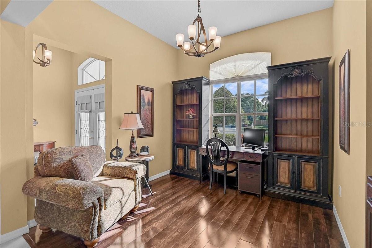 MCINTOSH LAKE - Residential