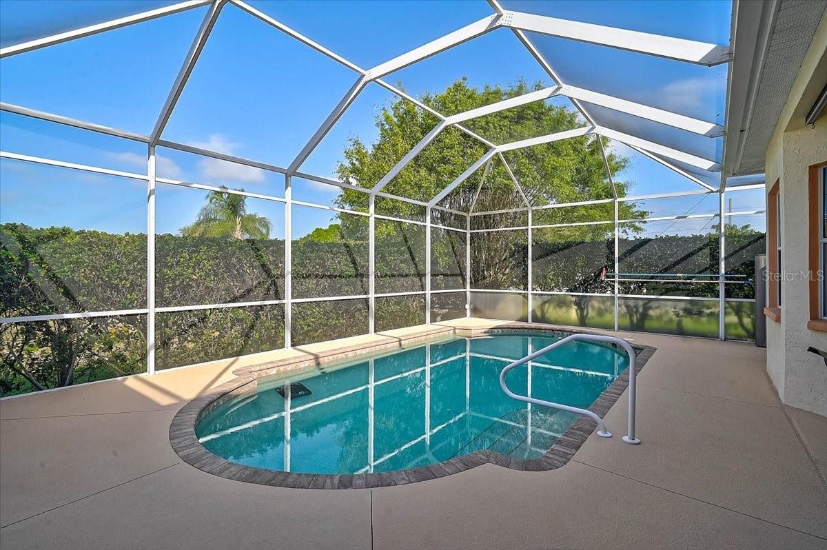 MCINTOSH LAKE - Residential