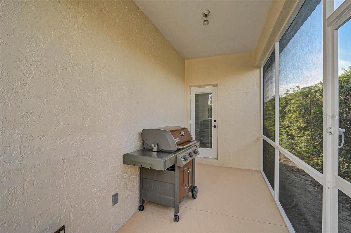 MCINTOSH LAKE - Residential