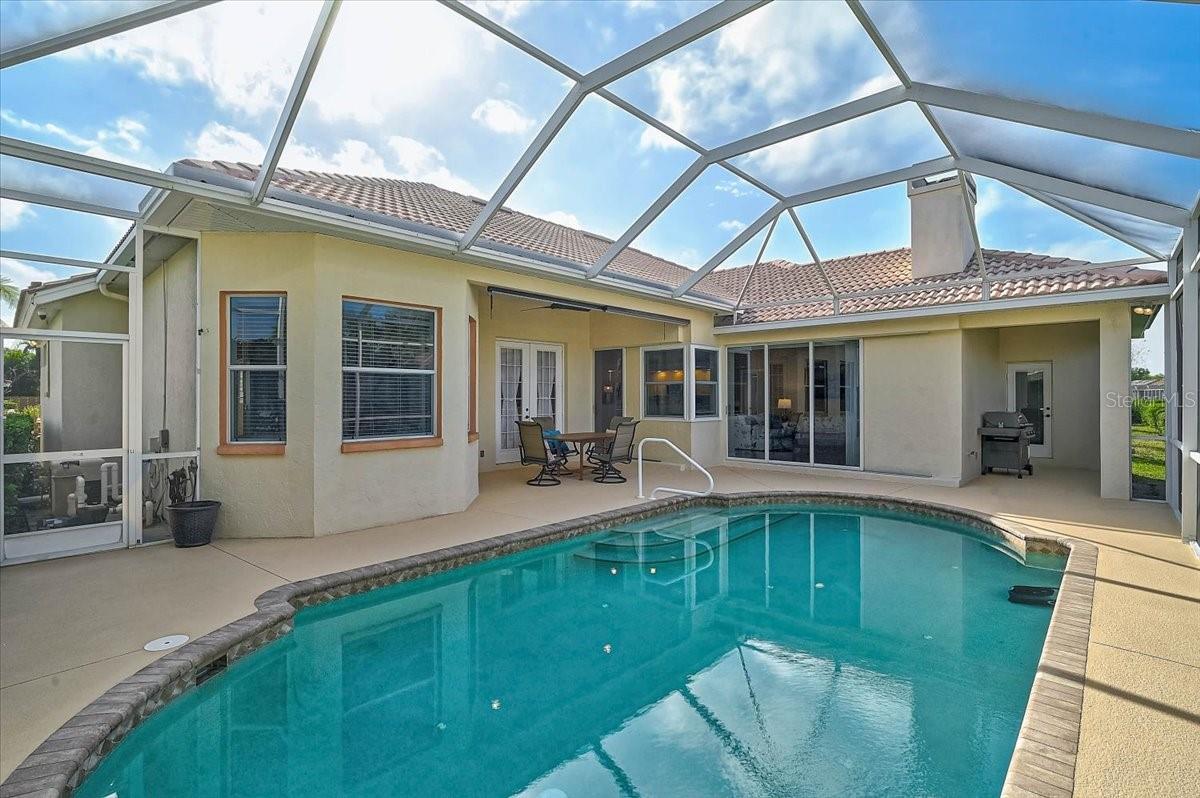 MCINTOSH LAKE - Residential