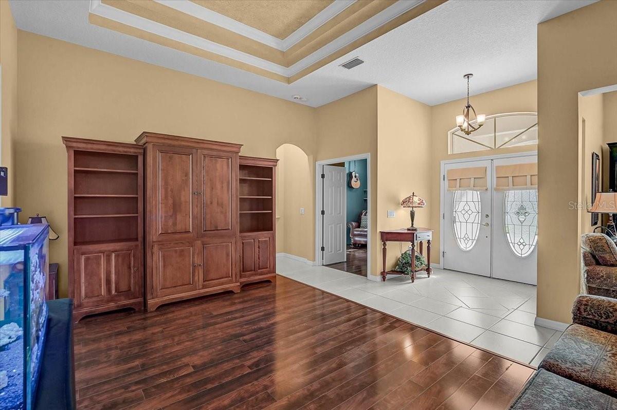 MCINTOSH LAKE - Residential