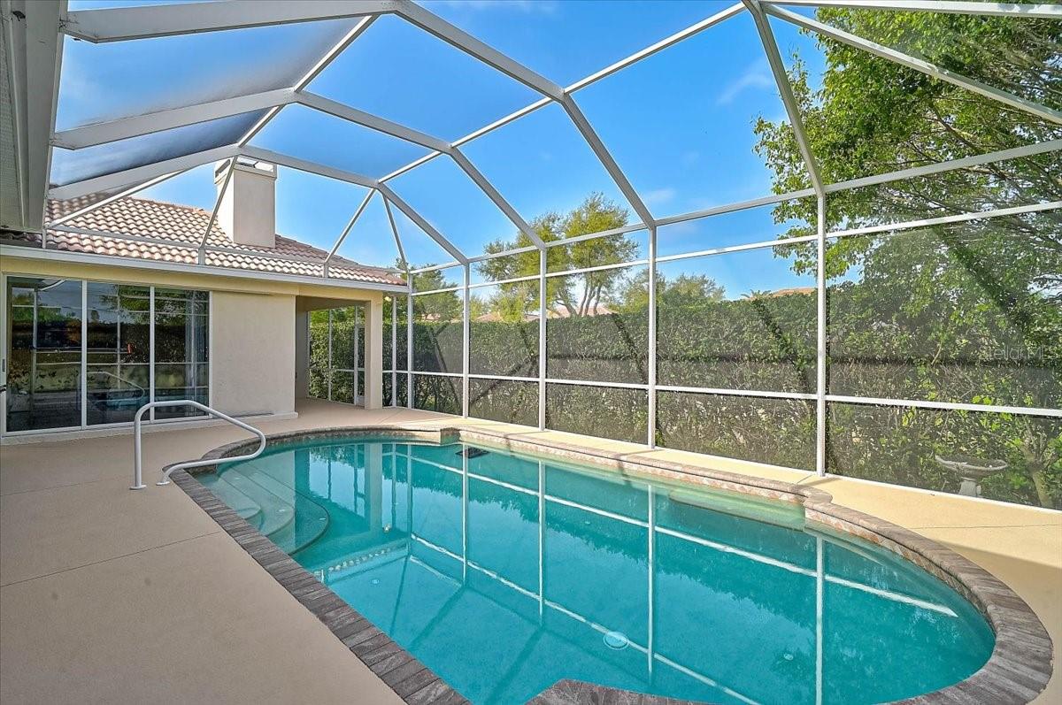 MCINTOSH LAKE - Residential