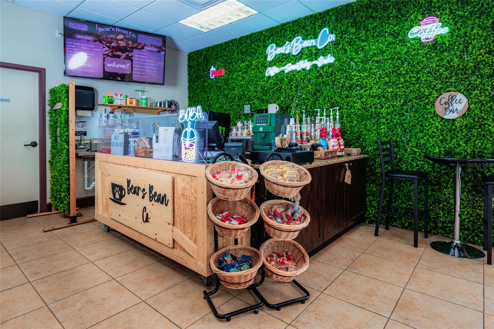 FANTASYWORLD CLUB VILLAS UNIT 1 - Residential Lease