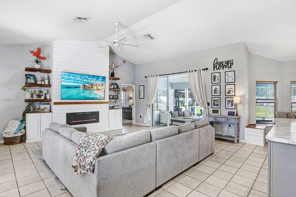 OAKRIDGE ESTATES - Residential