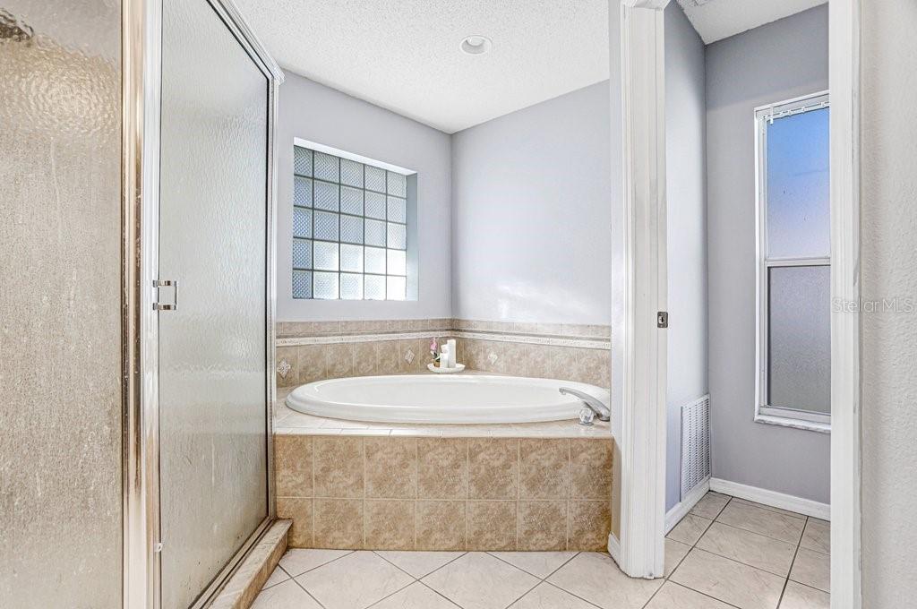 OAKRIDGE ESTATES - Residential