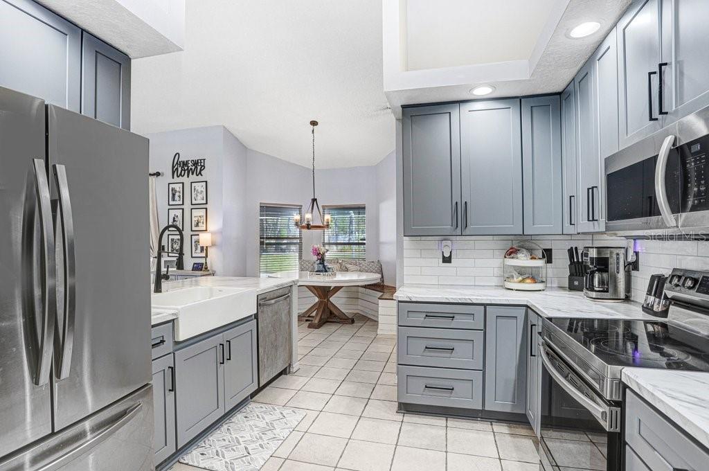 OAKRIDGE ESTATES - Residential