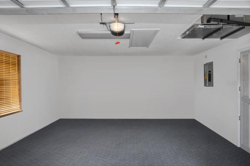 OAKRIDGE ESTATES - Residential