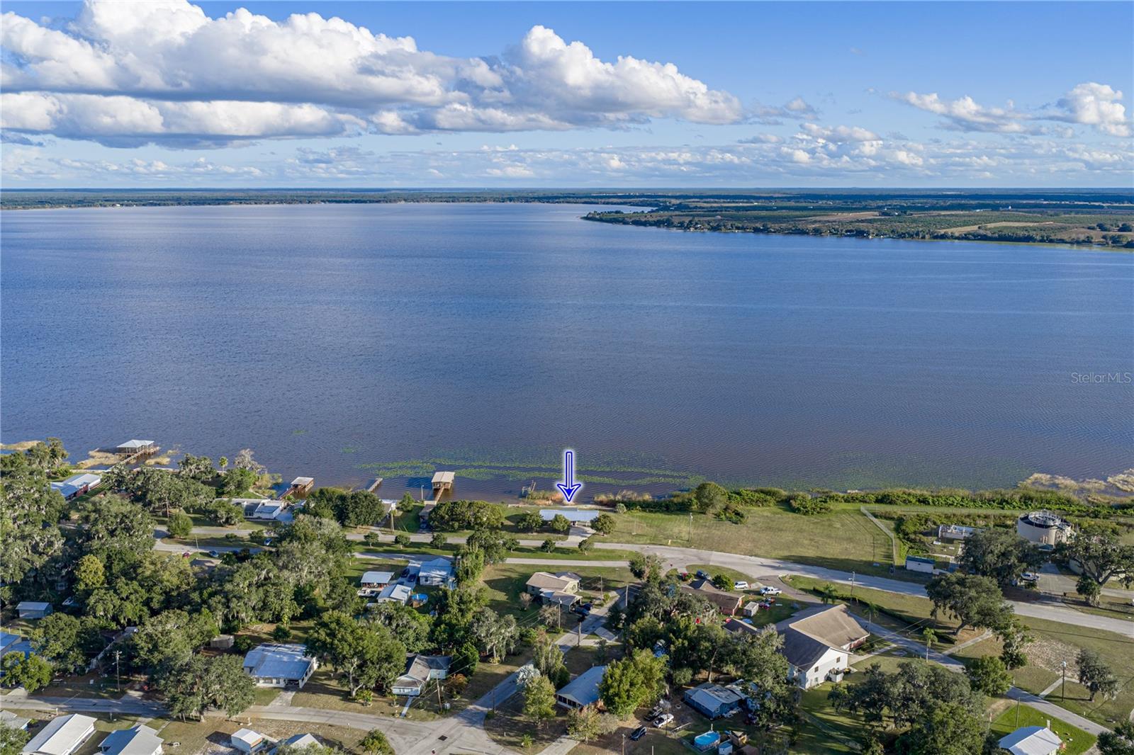 LAKE SIDE TERRACE - Residential