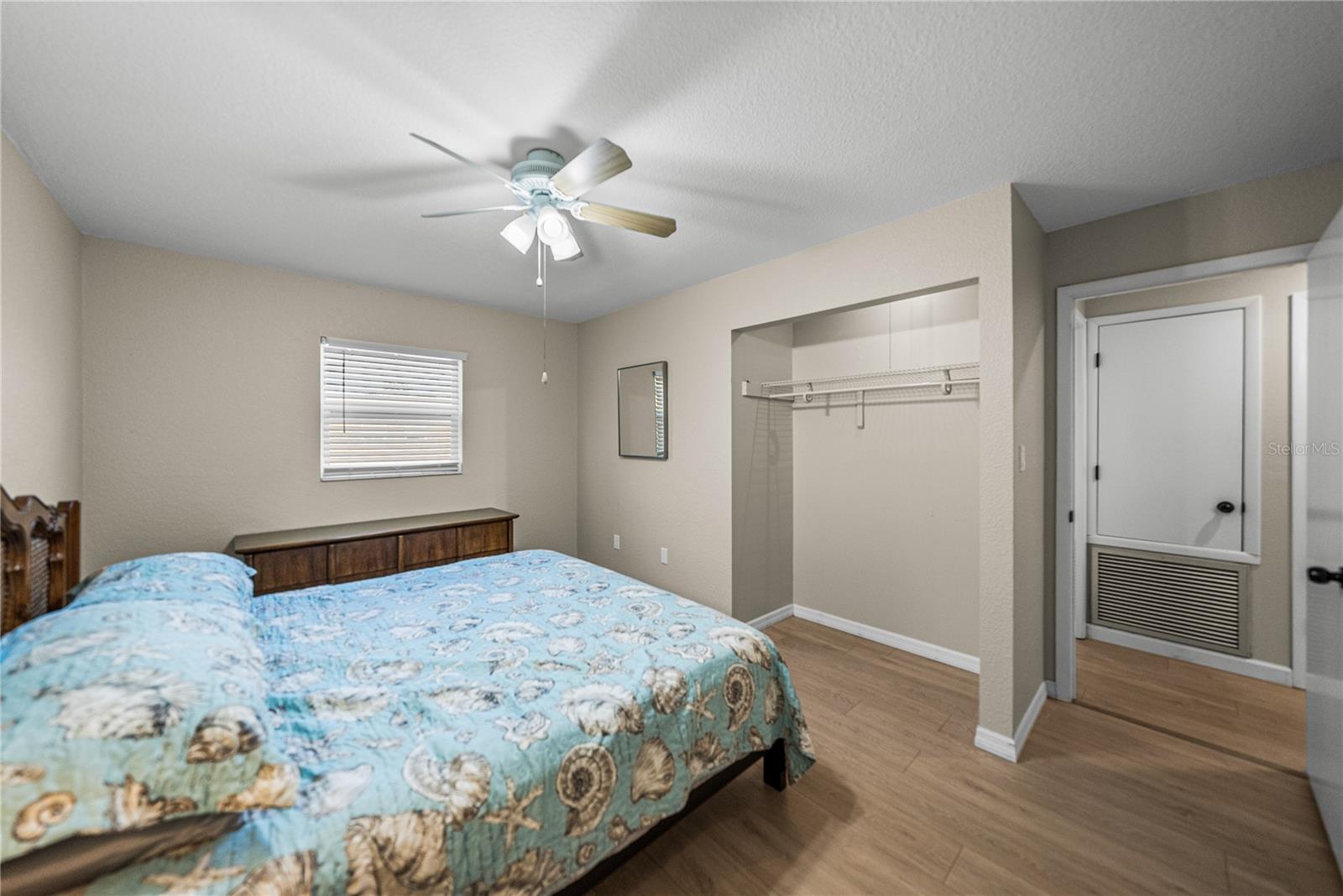 LAKE SIDE TERRACE - Residential