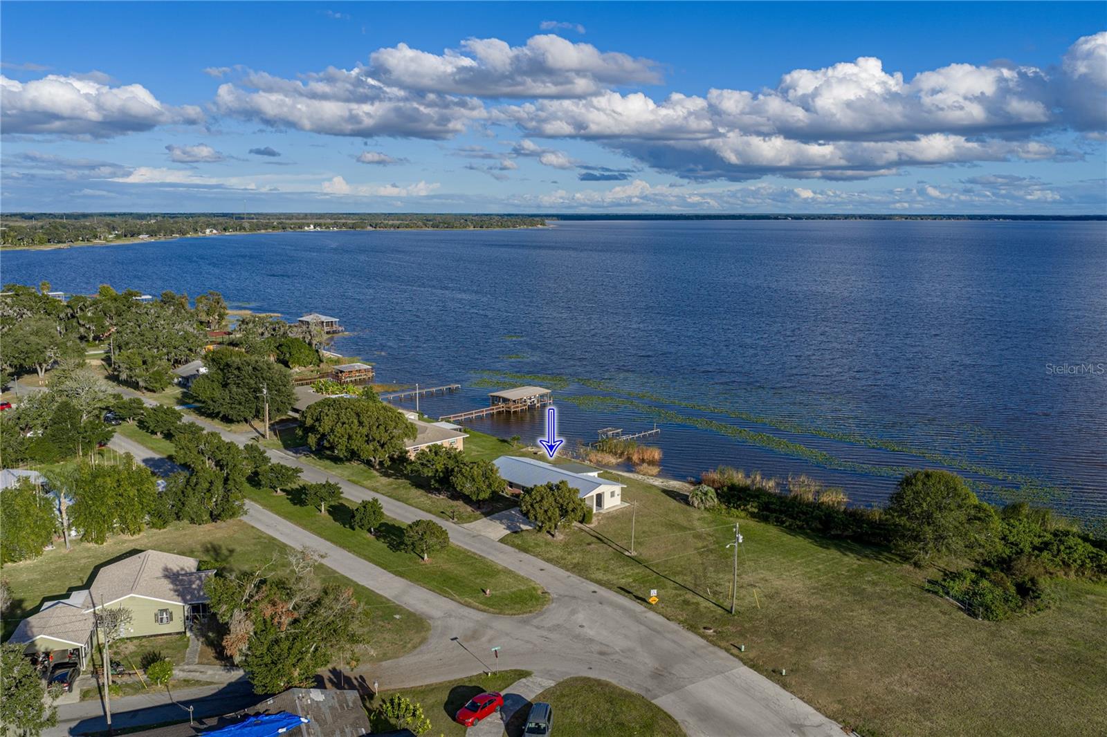LAKE SIDE TERRACE - Residential