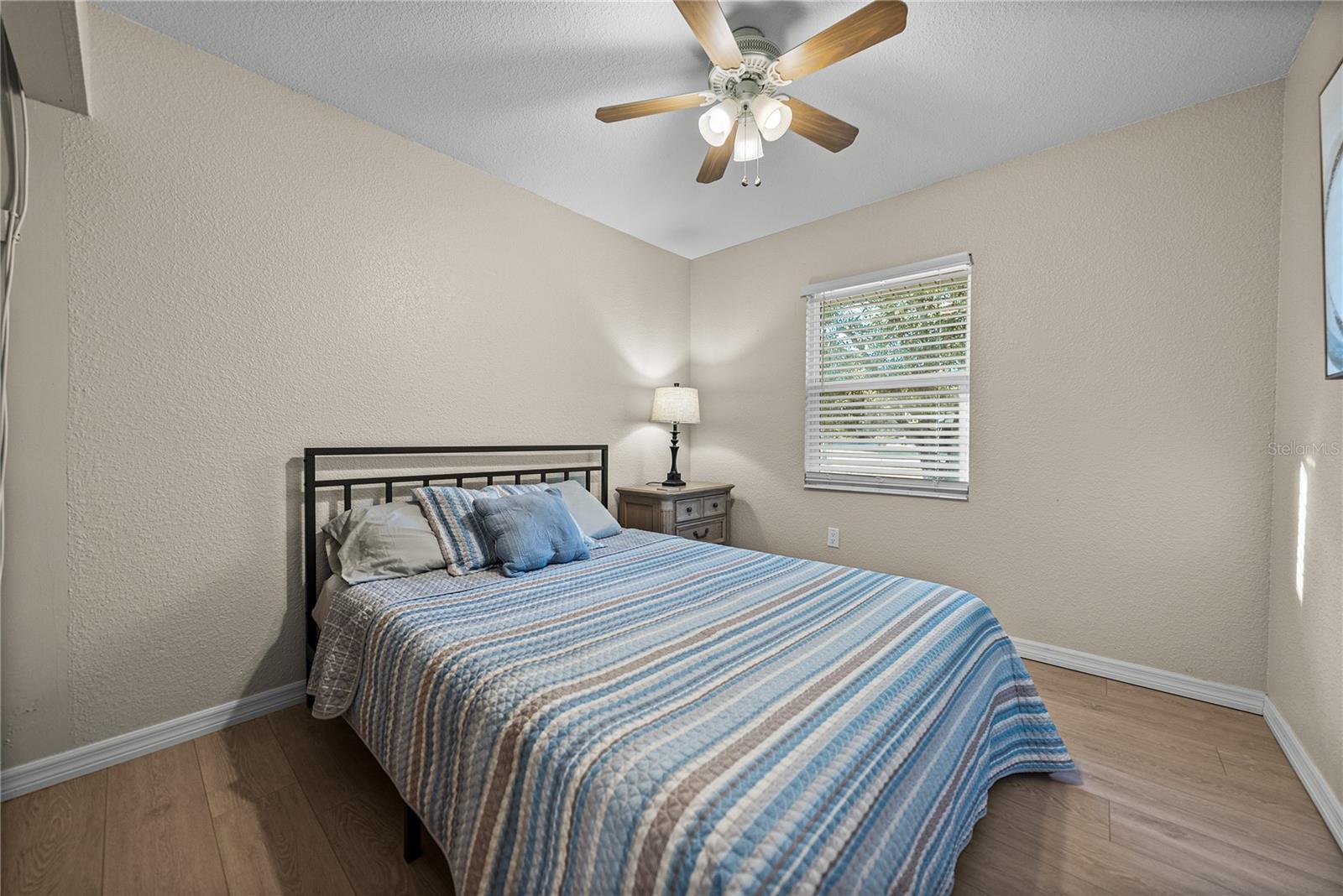 LAKE SIDE TERRACE - Residential