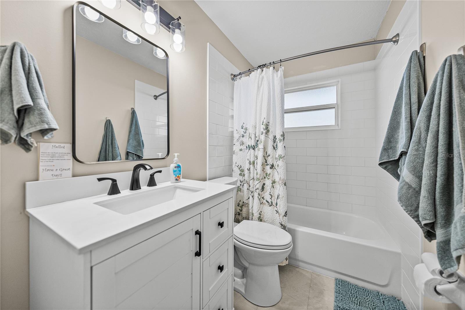 LAKE SIDE TERRACE - Residential