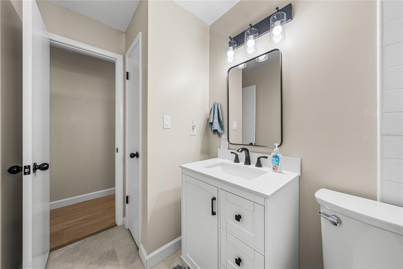 LAKE SIDE TERRACE - Residential